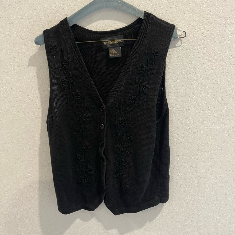 Requirements Sweater Vest size Small